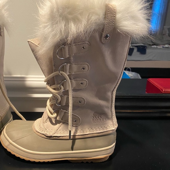 Brand new with tags Sorel snow boots - Picture 5 of 6